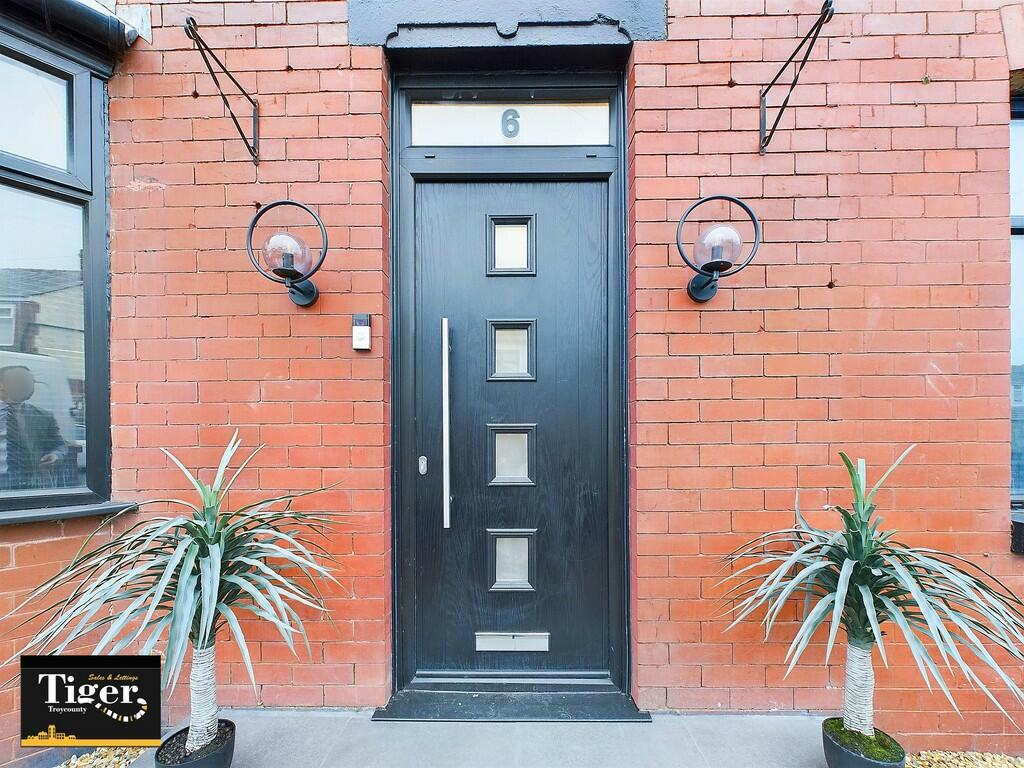 CAM02176G0-PR0393...