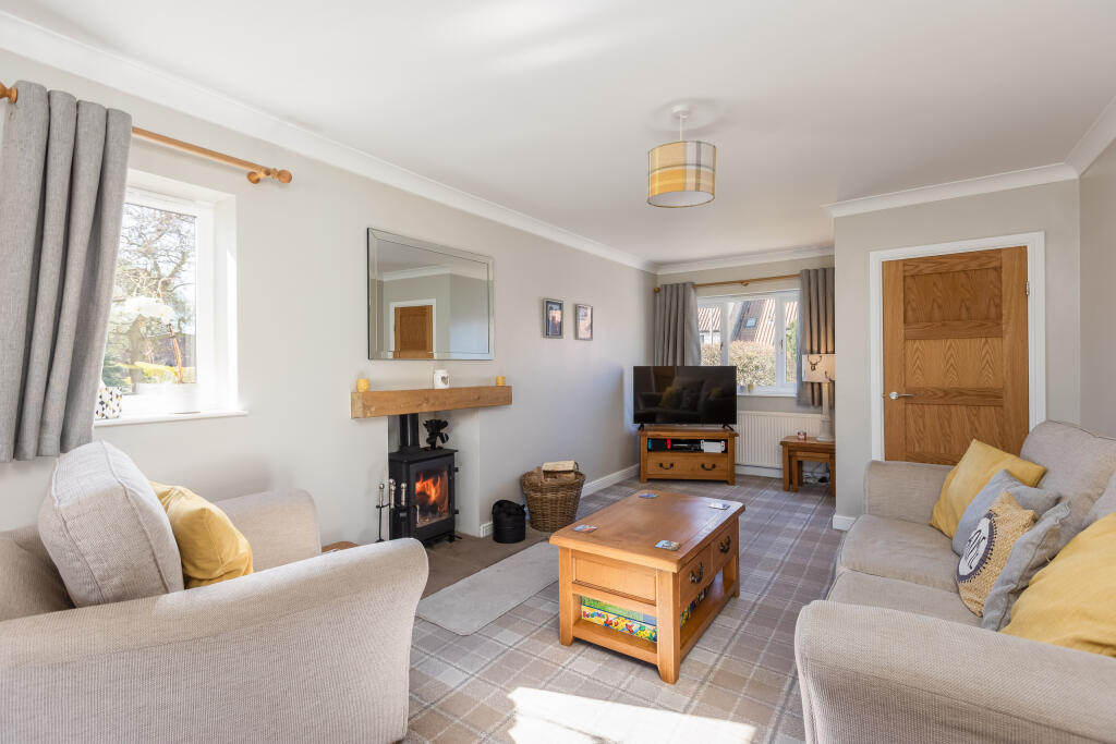 Beckett Close 2 Lounge-1