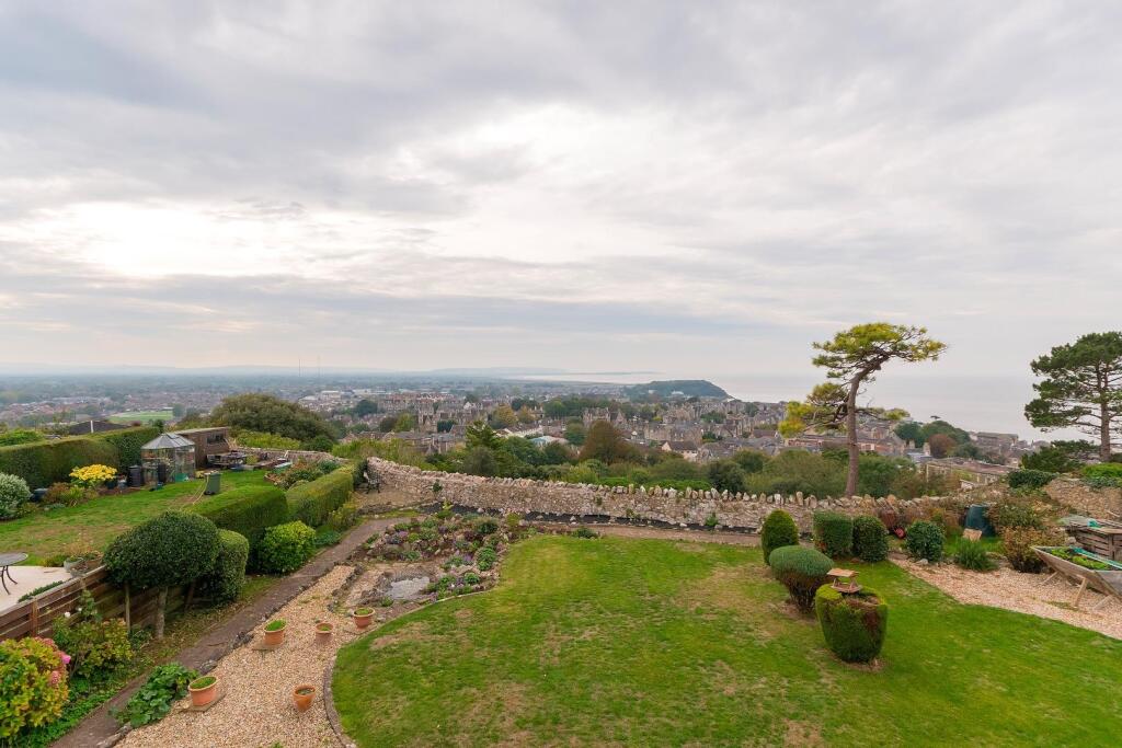 2D5HRCN - The View G.jpg