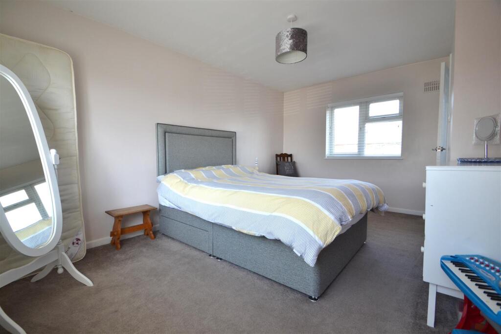Bed 1.JPG