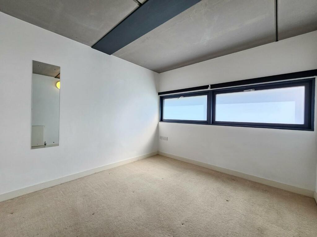 Main Bedroom Aspect 2