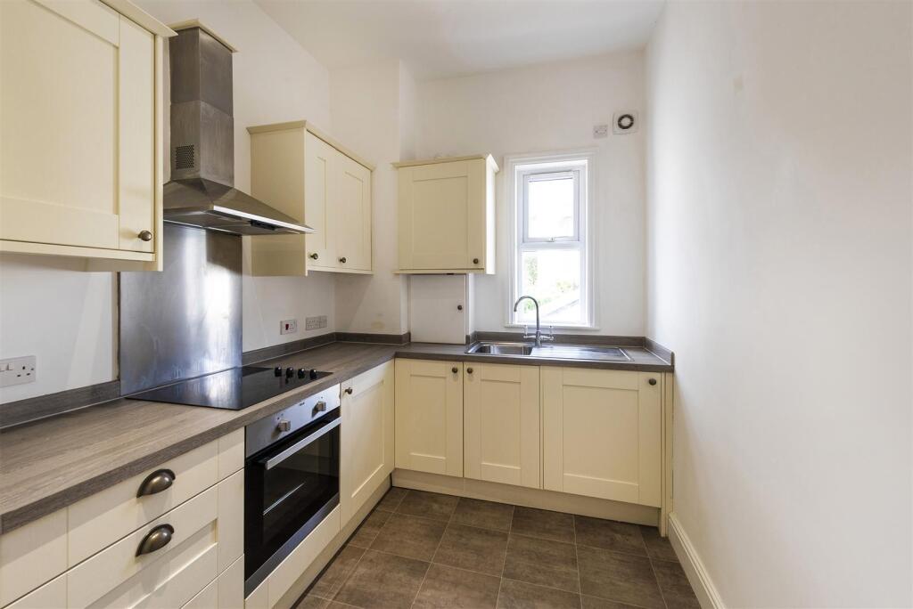 Flat 3, 3 Park Rd, TN4 9JN 004.jpg