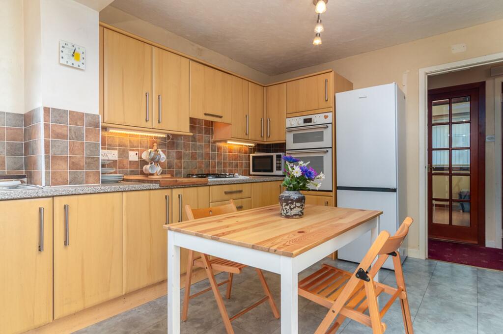 Dining kitchen