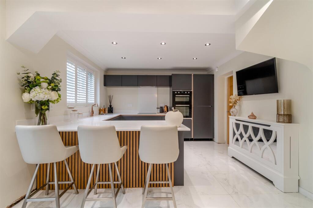 8635616-interior26.jpg
