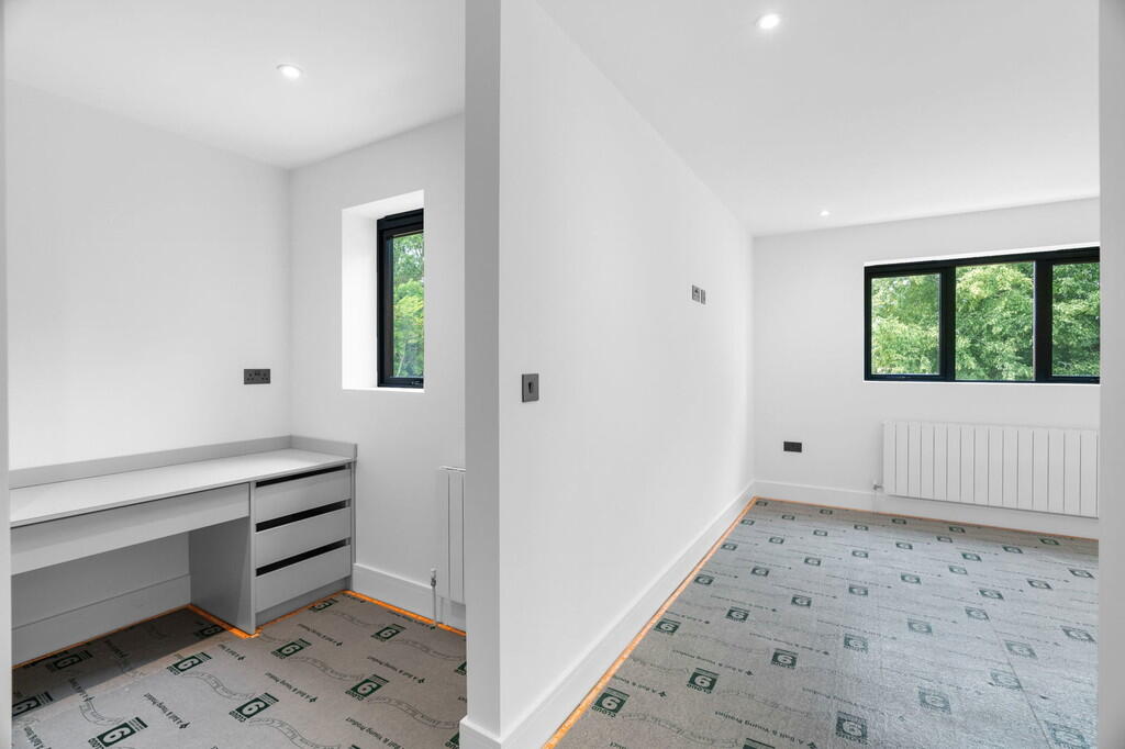 The Endeavour-36_...