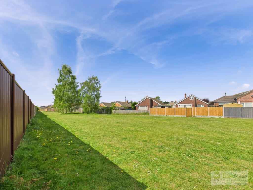 Ewemove Mildenhall 11a Sandgalls Drive rear playin