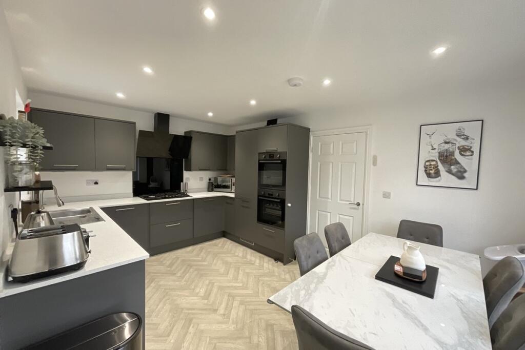 Kitchen Diner 