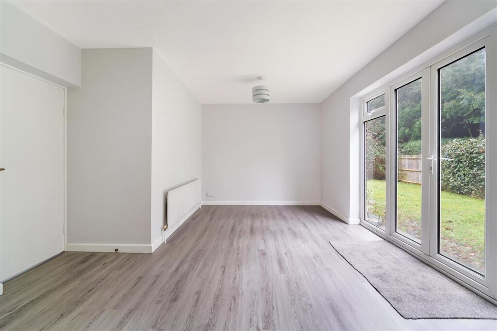 COURTLANDS CRESCENT, 58 (16).jpg