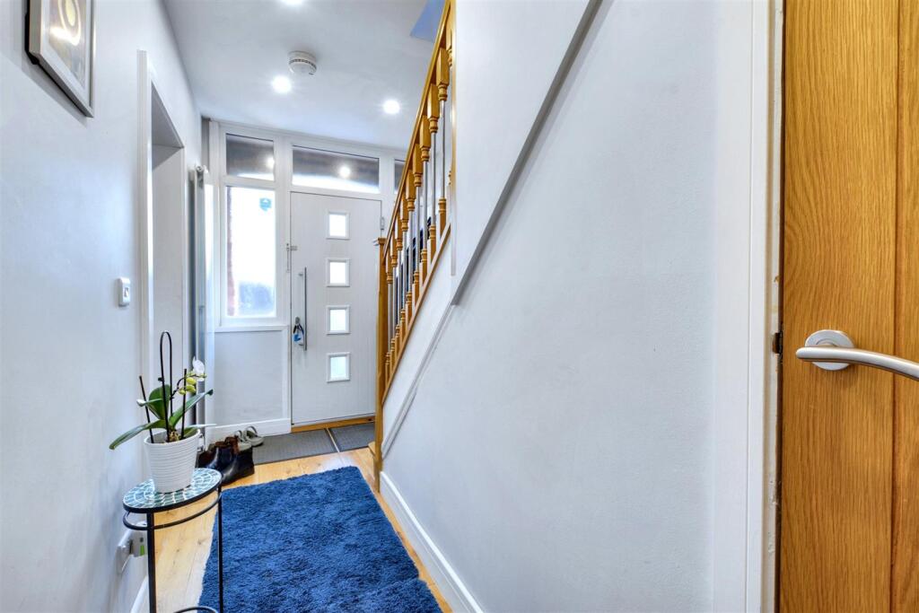 Hallway_2.jpeg
