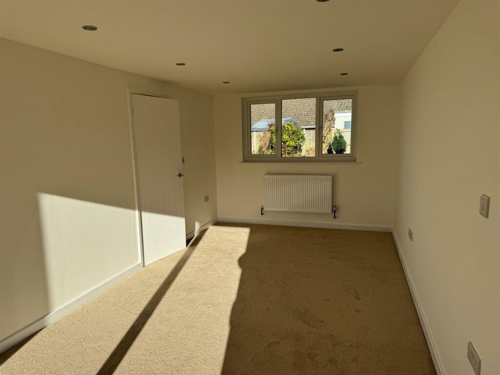 Bedroom,.jpg