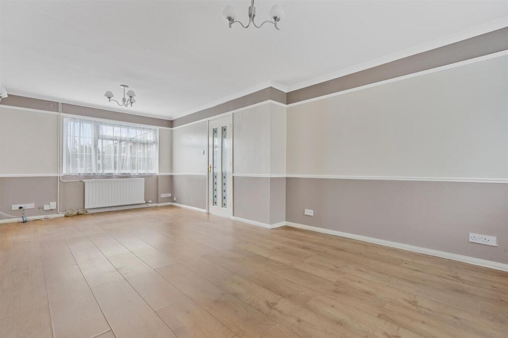 Lounge / Dining Room