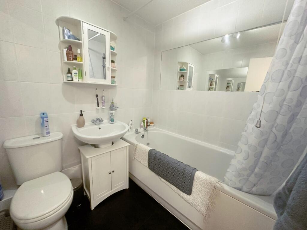 WhatsApp Image 2025-09-04 at 10.59.55_1b7e52f6-fot