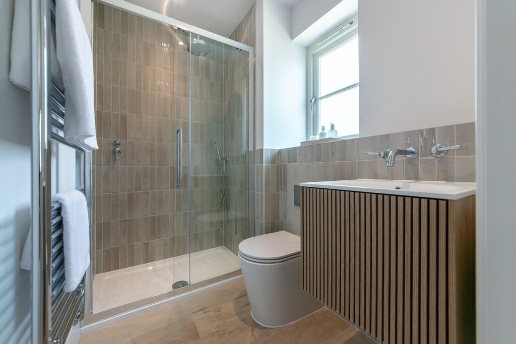 Barnfield Shaw-Re...