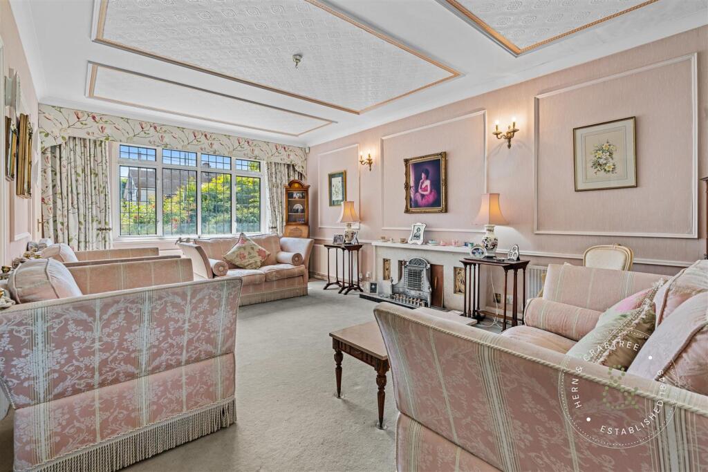 Rhiwbina Hill, Hern Crabtree (25).jpg