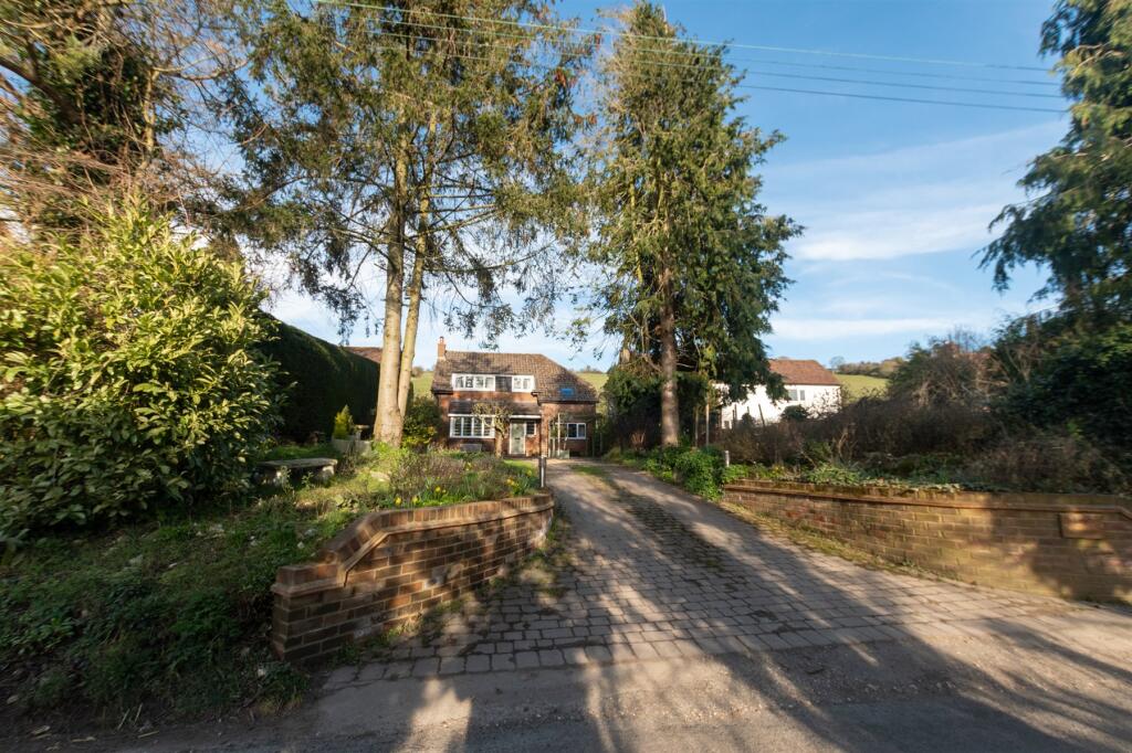 Driveway/Parking