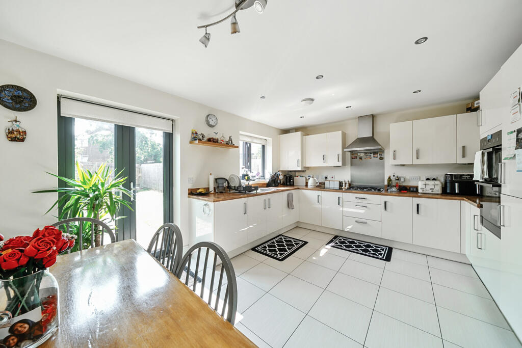 1312068-4-6853de8...