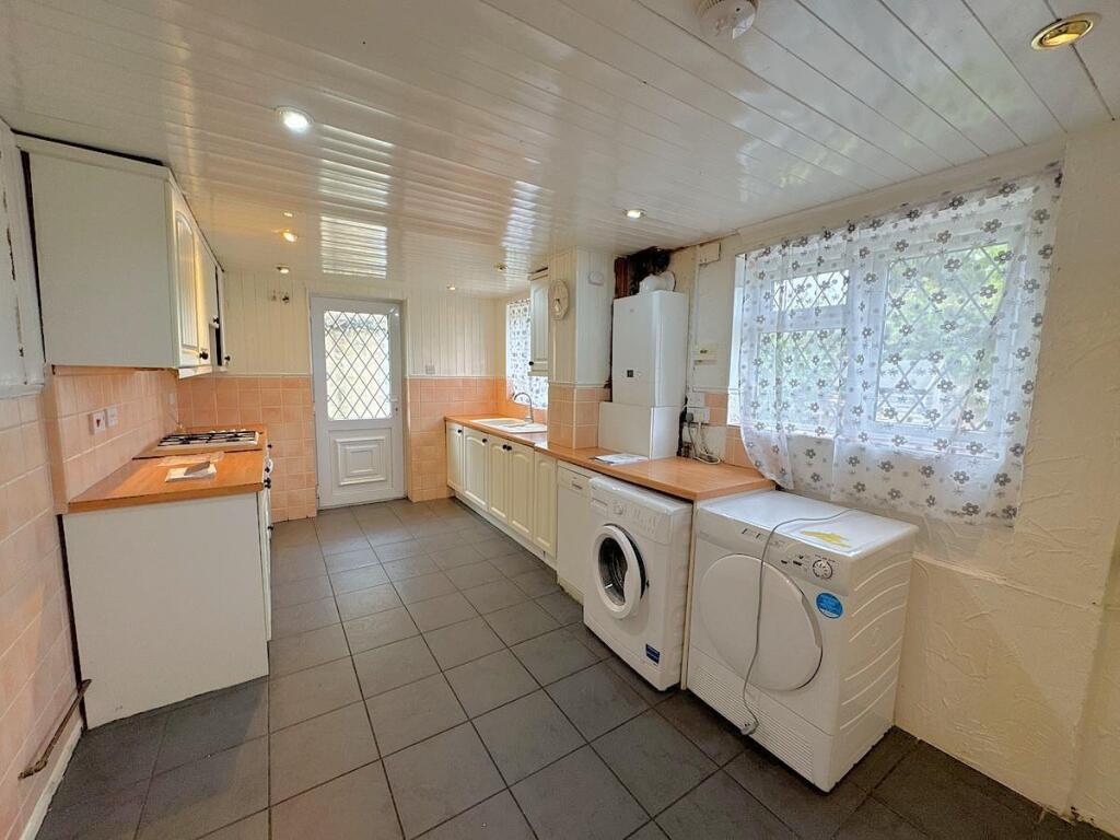 4 Marlborough avenue Kitchen.jpg