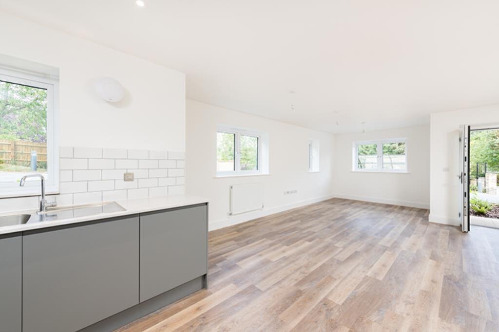 2 Arnolds Way Kitchen2