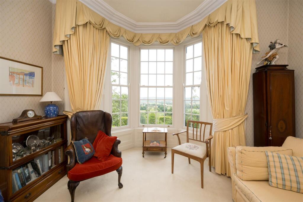 sitting room bay
