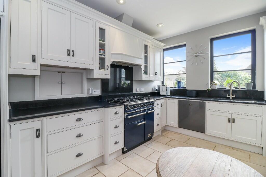 Kitchen/breakfast rm