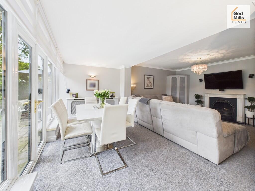 CAM04261G0-PR0076...