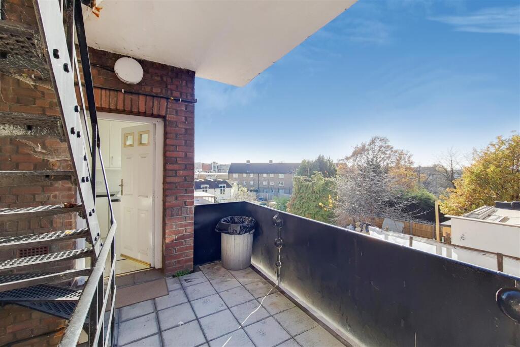 7_Balcony 2-0.jpg