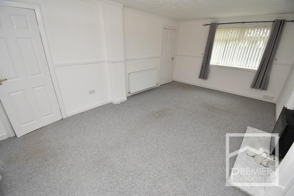 Lounge/Dining Area