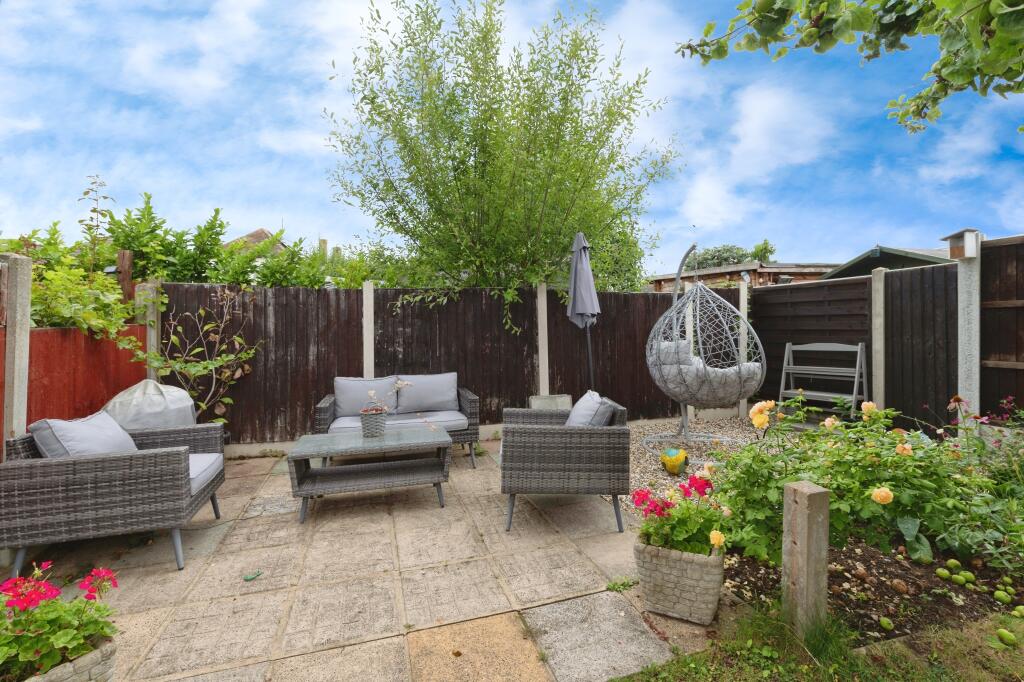 24foxfielddrivefoxfielddrivestanford-le-hopess178hh-31