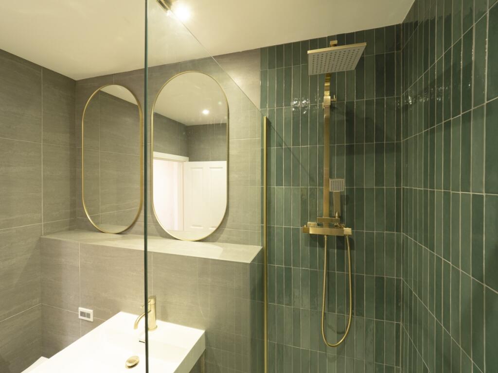 3 2 southwood sho...