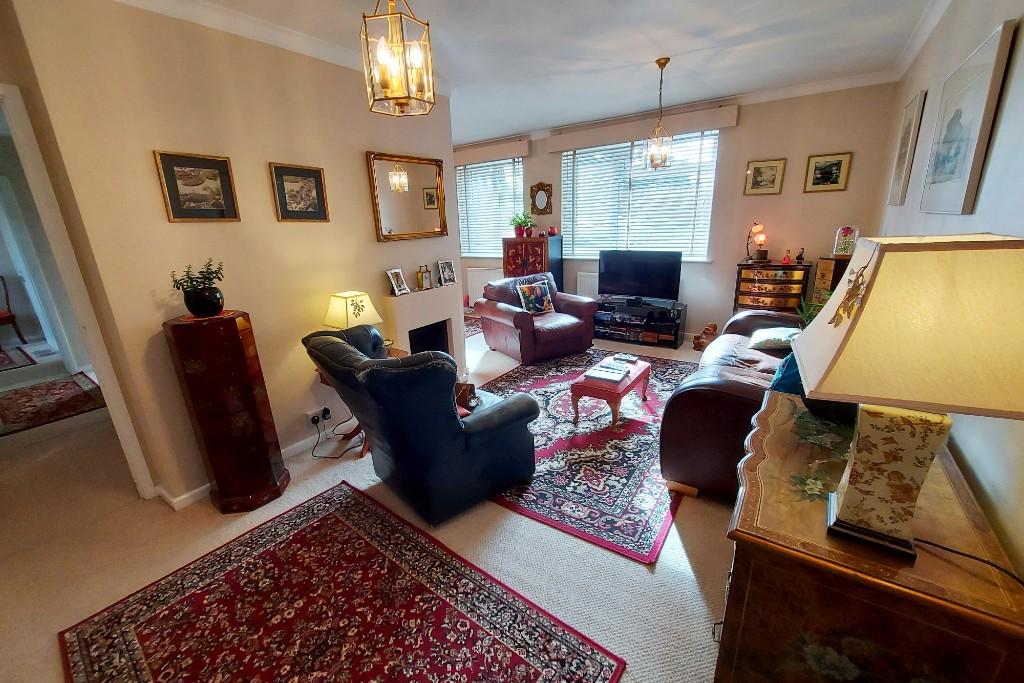 17' Sitting Room 