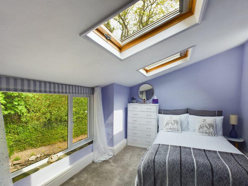 aneth lowen bedroom