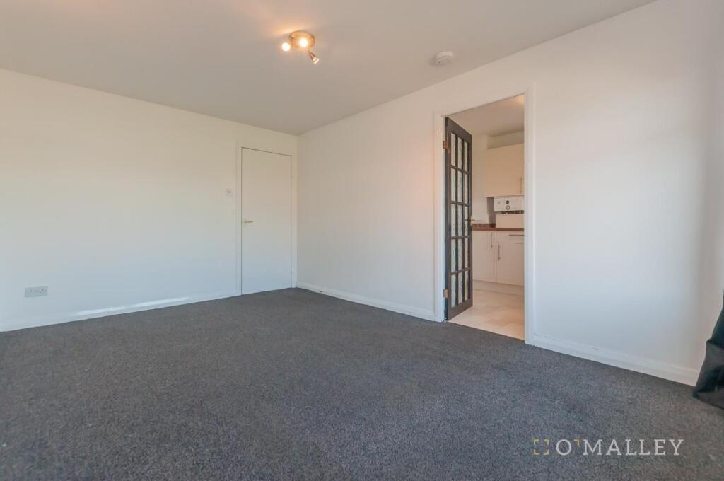 9. Living Room 3.jpg