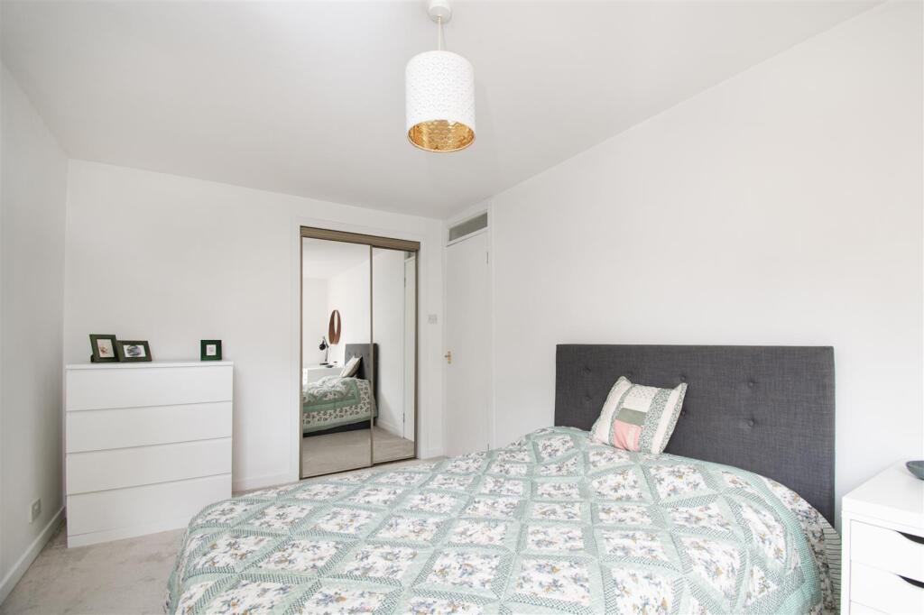 bedroom 2 (3).jpg