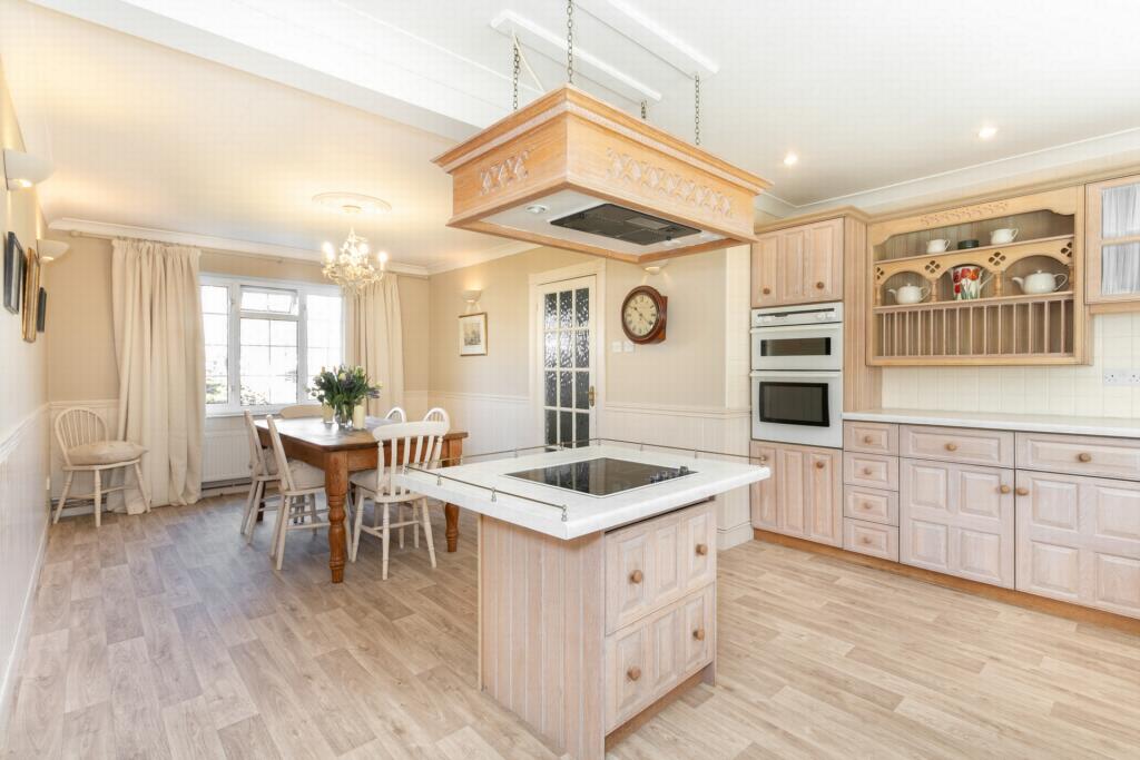 Kitchen/breakfast rm