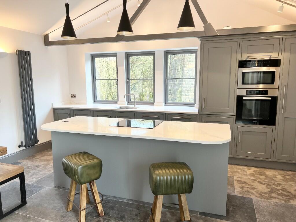 KITCHEN /DINING AREA