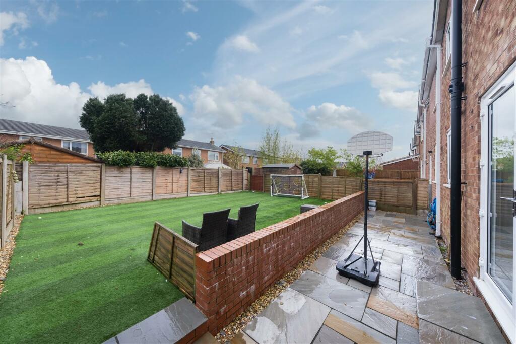 31 Yew Tree Drive-027.jpg