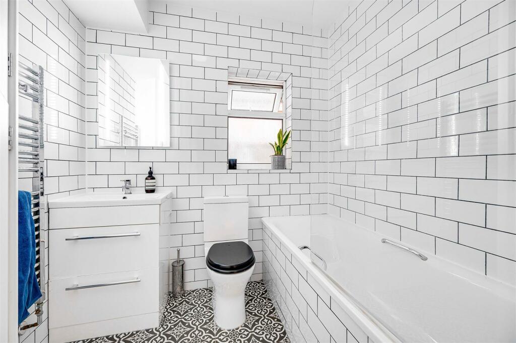 Davies_Davies_5A_Mount_Pleasant_Cres_03.JPG