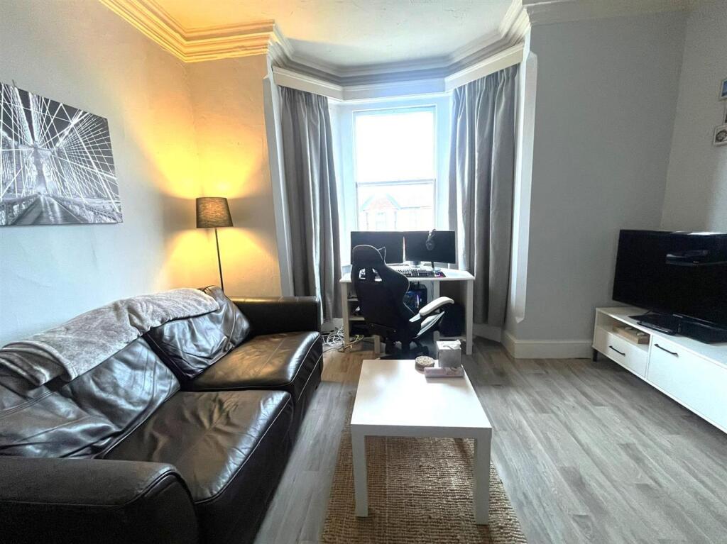 lounge 2.jpeg