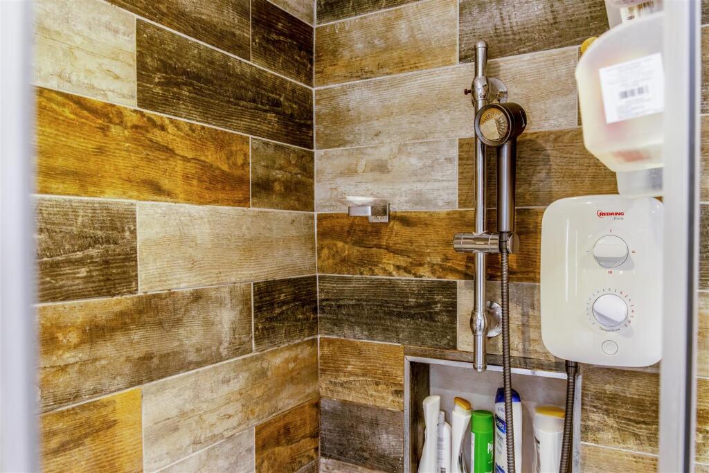 Wisteria (Friskney)-17.jpg