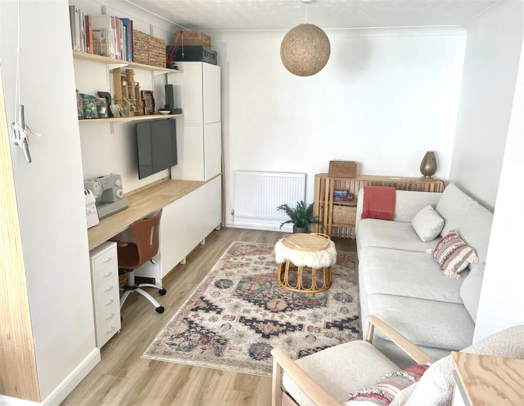 SNUG/LIVING AREA