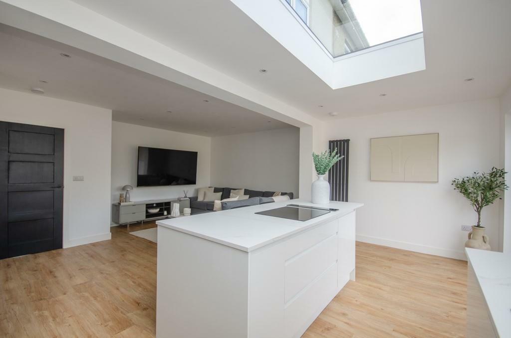 KITCHEN-FAMILY ROOM PIC 2.jpg