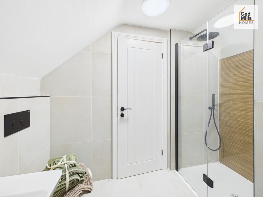 CAM04261G0-PR0117...