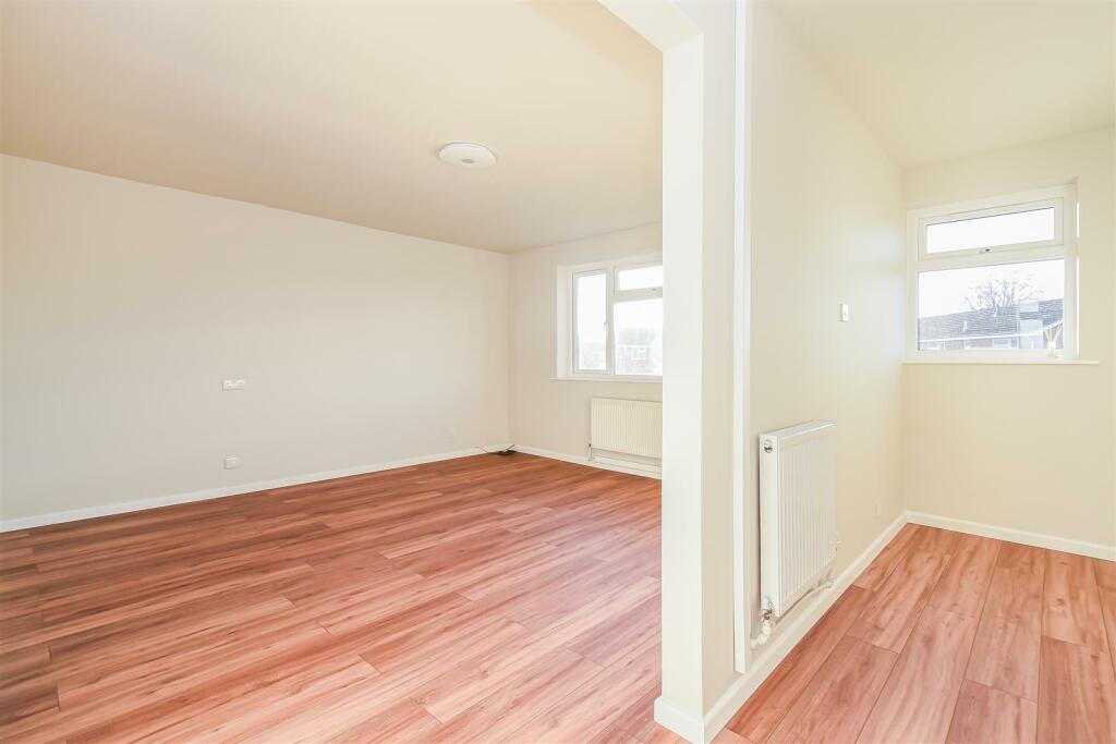 21 Church Close6.jpg