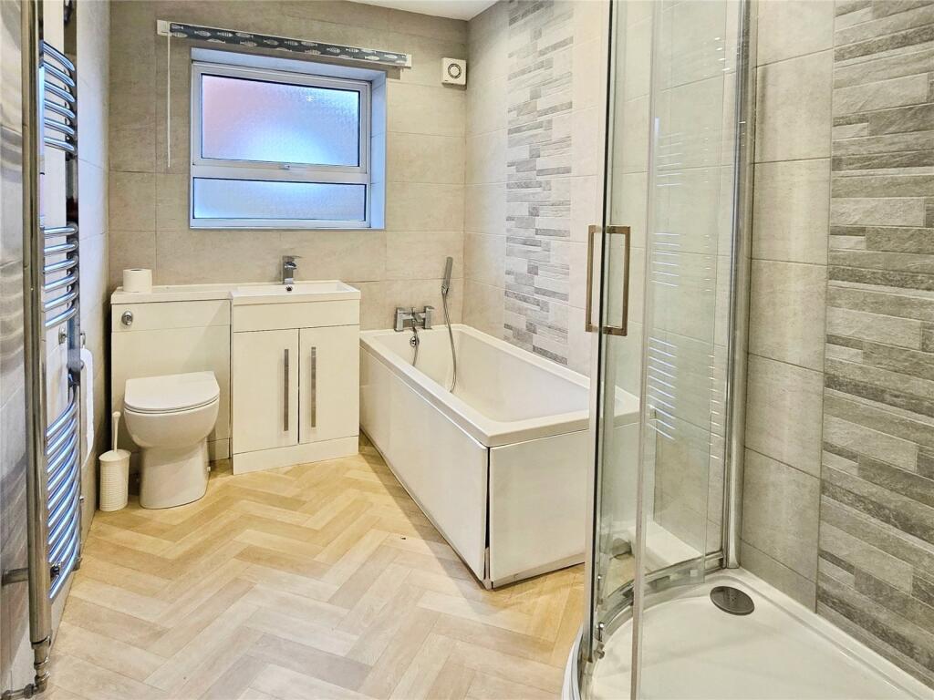 Bath/Shower Room