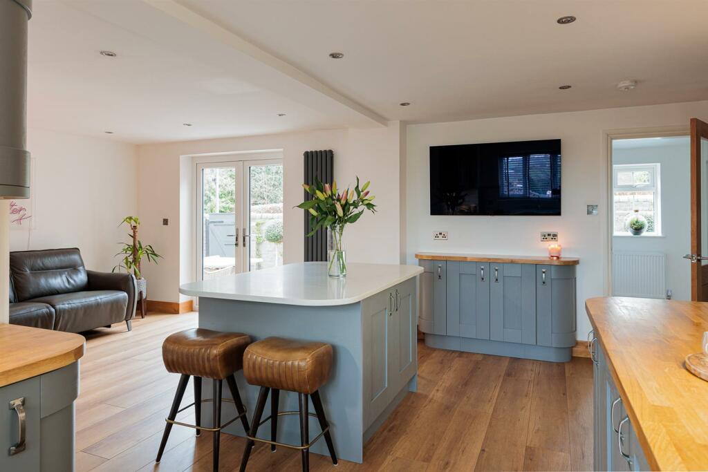 Kitchen Family Room
