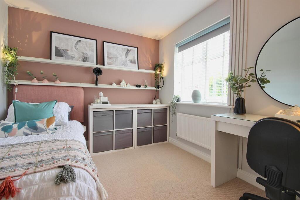 BEDROOM 2 (REAR)