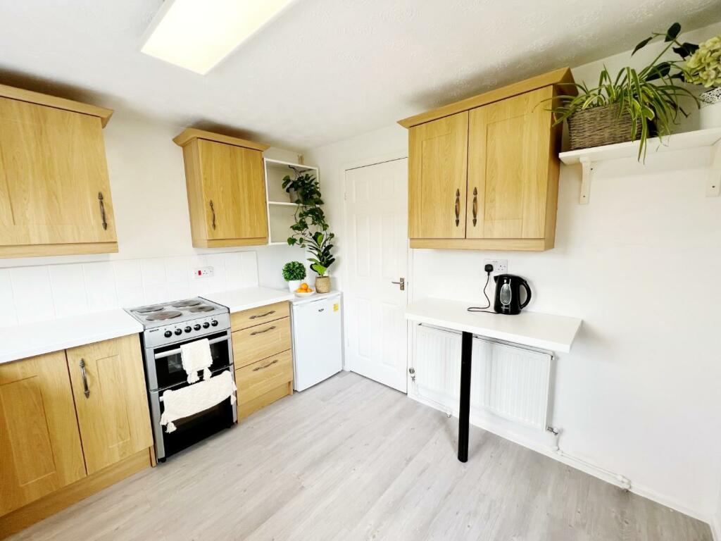Kitchen pic 3.jpg