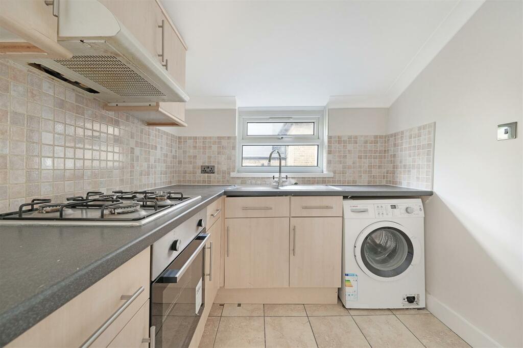 Barclay Road, E17
