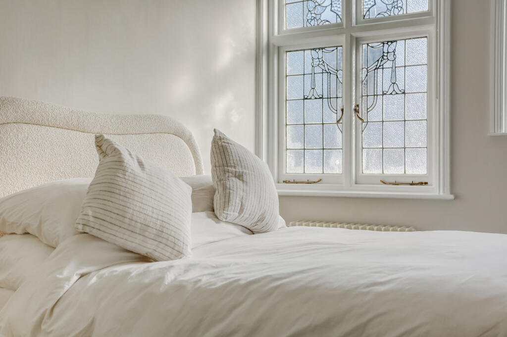 bedroom2