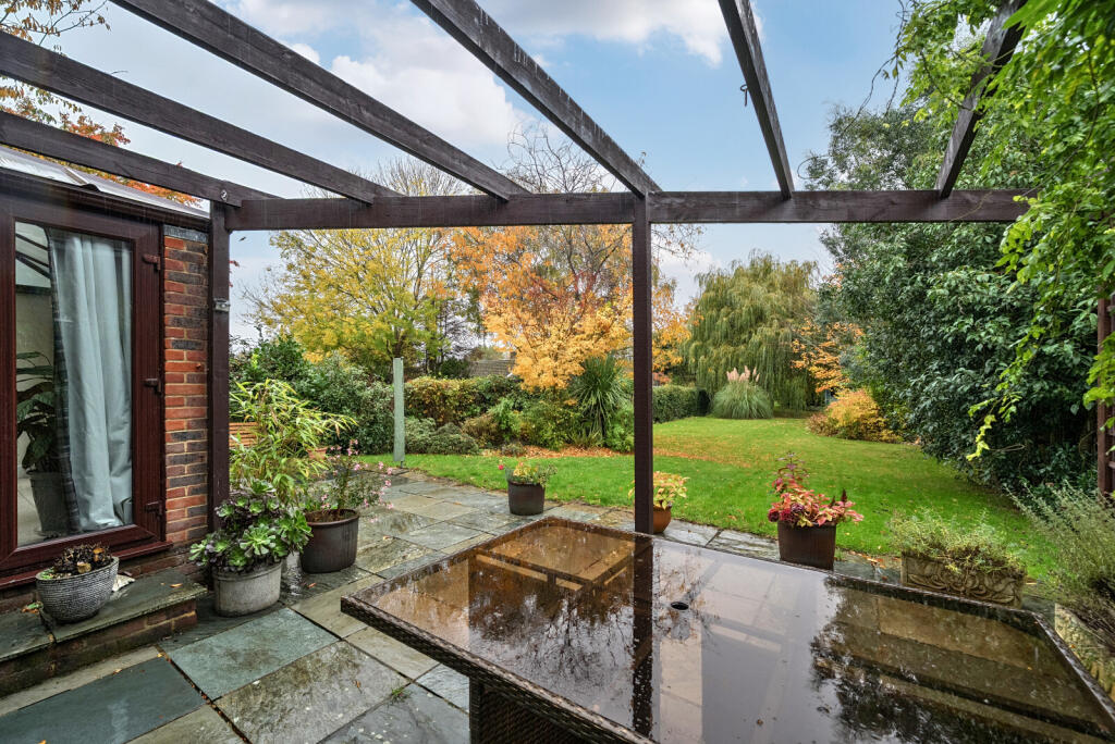 1372612-4-6901f79...